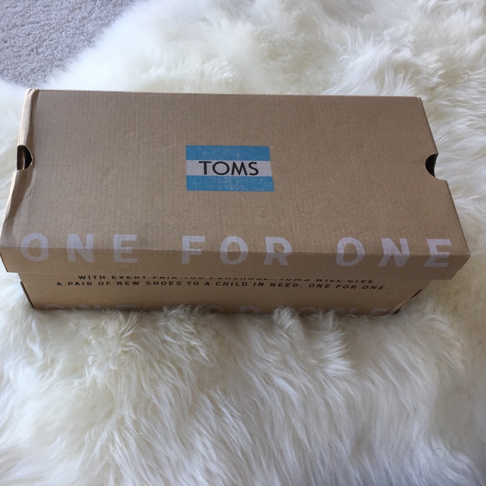 TOMS Avalon Black/Pink Boucle loafers