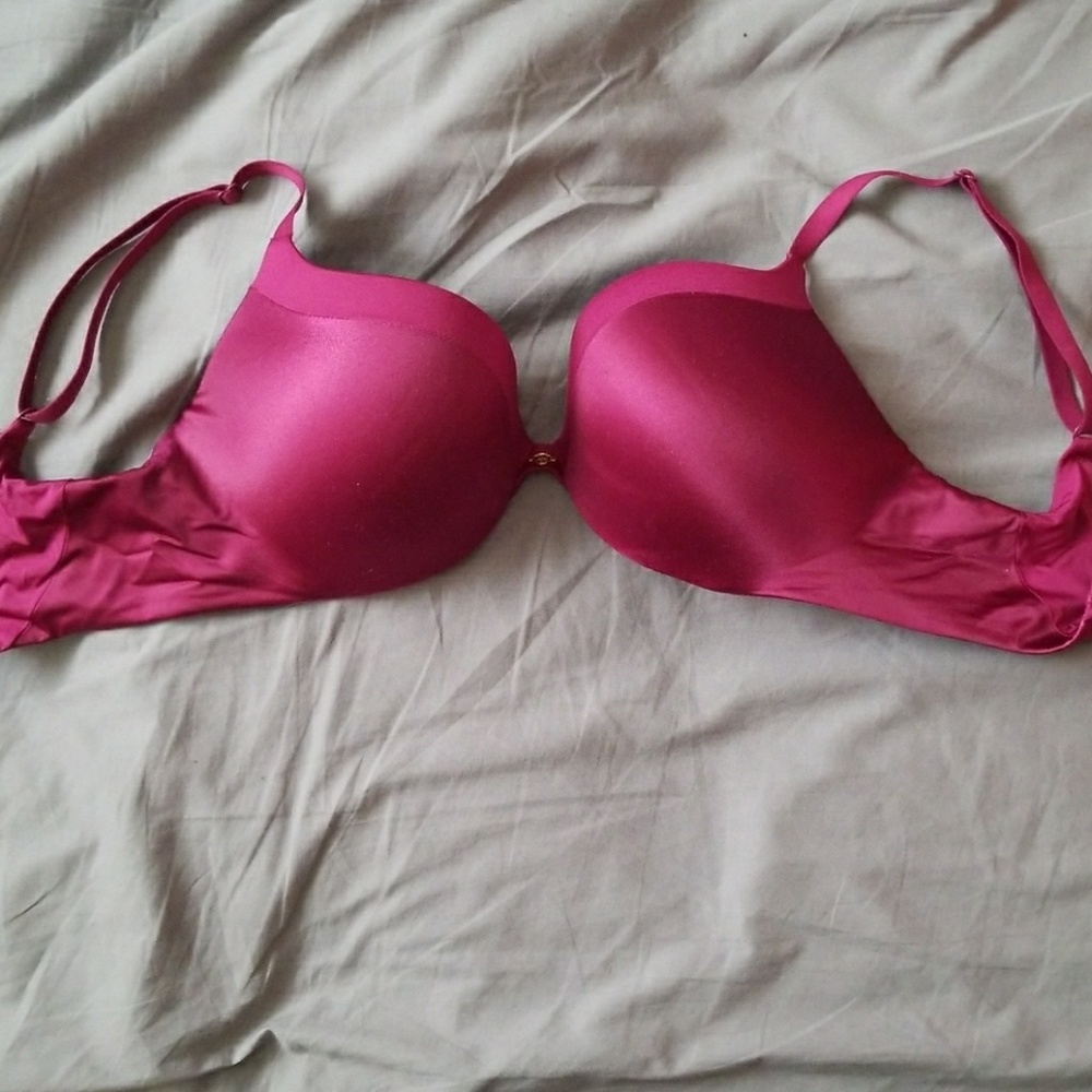 Victoria's secret 32D wine colored bra