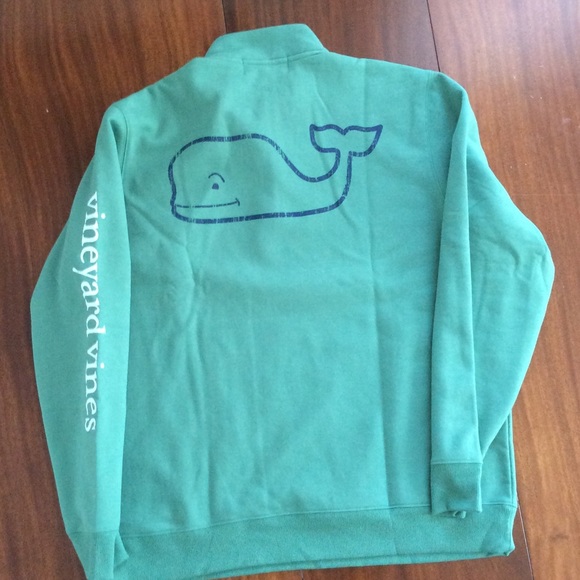 Vineyard Vines Graphic Quarter Zip - Picture 6 of 6