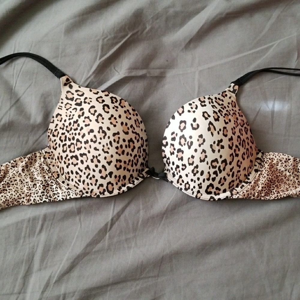 Victoria's secret 32D leopard print pushup bra