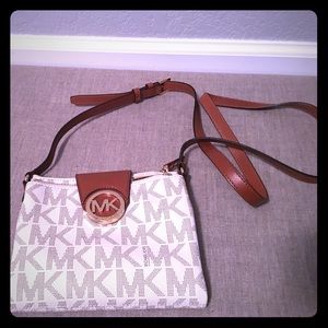 Michael Kors - white and tan logo side purse