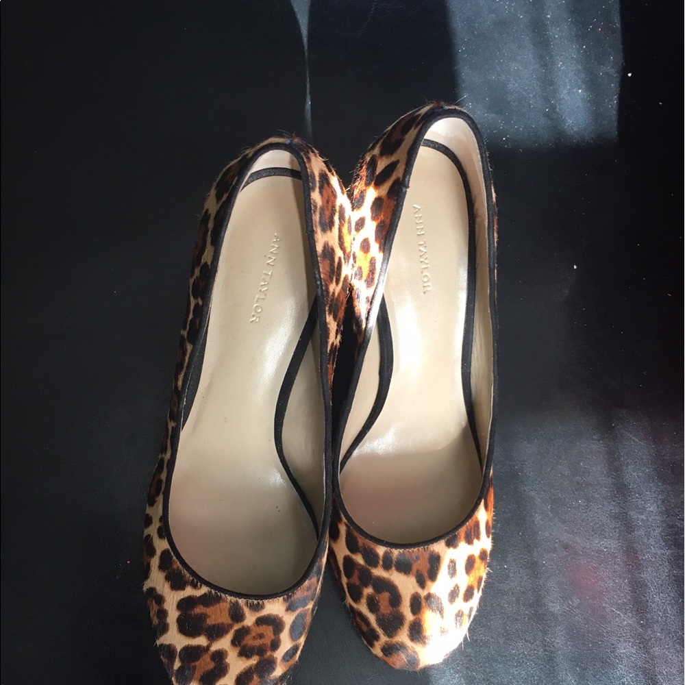 Ann Taylor Haircalf leopard print pumps