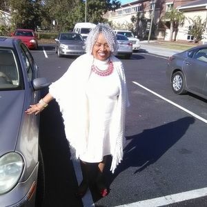 Meet your Posher, Lavinia