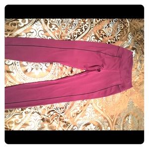 Lululemon simply bare tight magenta/black leggings