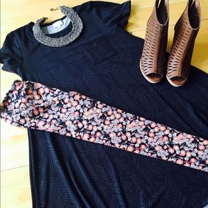 🦄🦄🦄LuLaRoe OS leggings-black w/orange & blue🦄