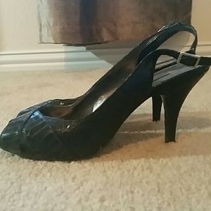 Bandolino black snakeskin heels