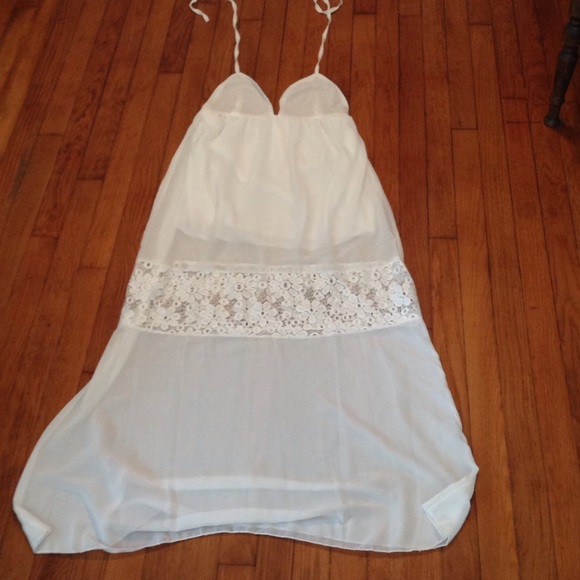🌸BOHO white maxi halter dress🌸 - Picture 4 of 4