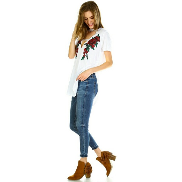 🎉HP🎉 Rose V Cut Out Tee - Picture 2 of 3