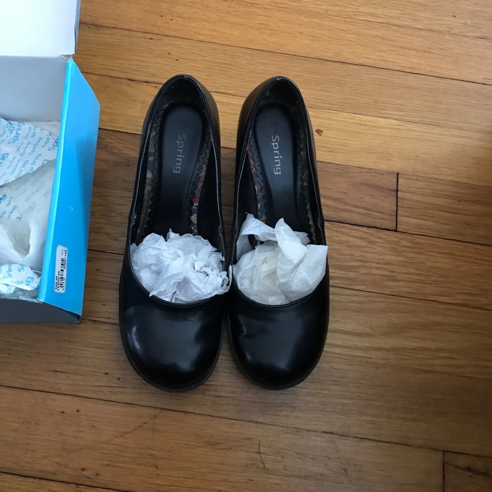 Black spring leather wedge