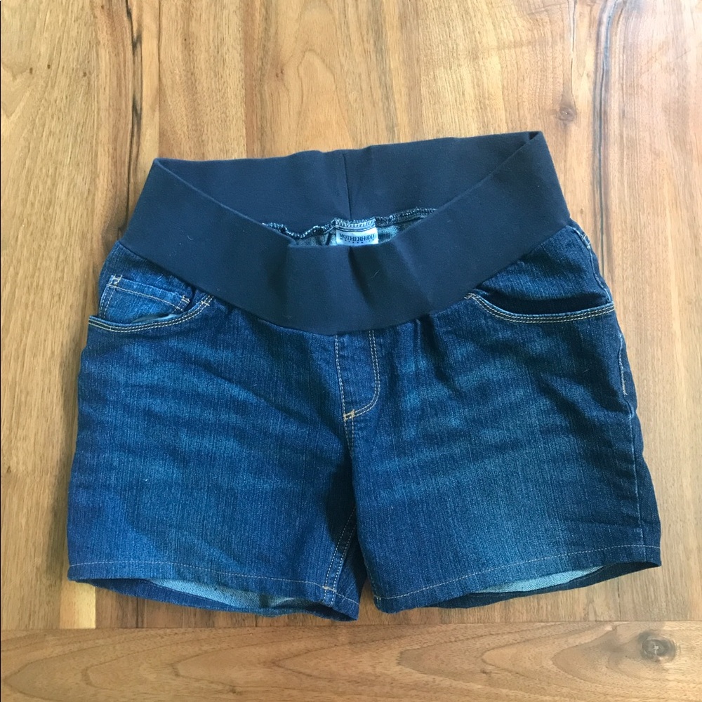 Motherhood Maternity shorts medium