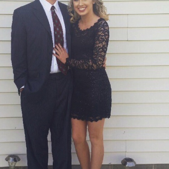 Black sleeve dress - Picture 2 of 2