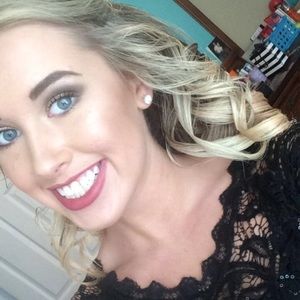 Meet your Posher, Makayla