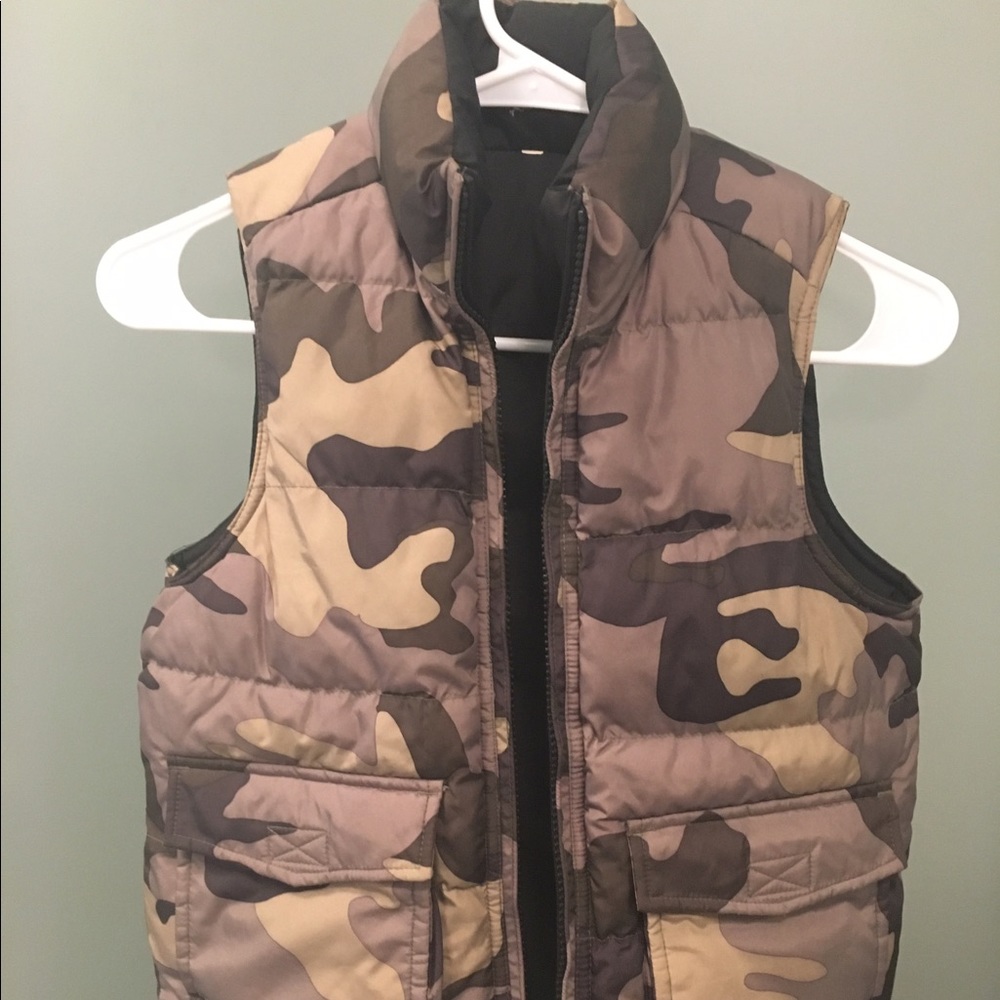 Gap kids reversible vest, size 6-7.