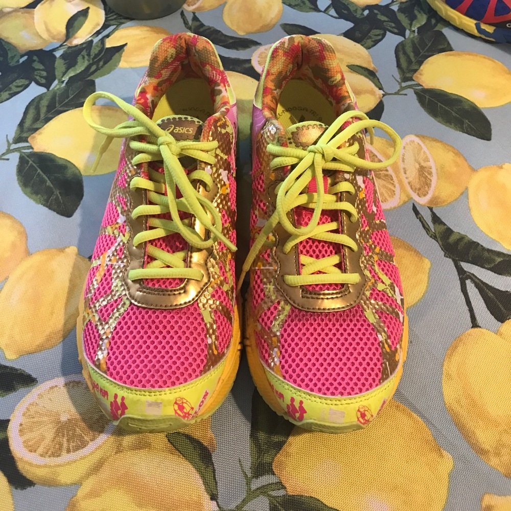 RARE Gel Noosa Tri-9 Breast Cancer Edition