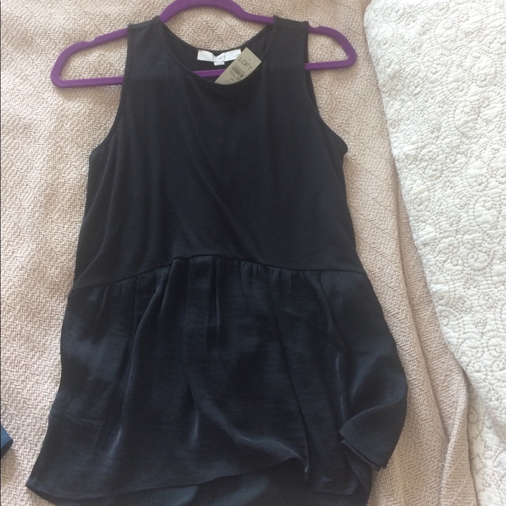 Sleeveless top from loft with tags