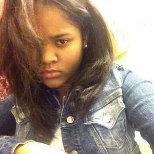 Meet your Posher, Yauna