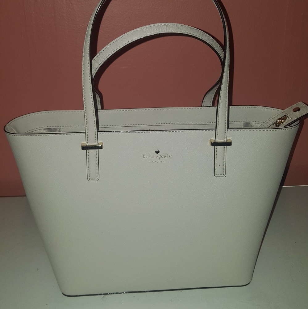 [SOLD] Kate Spade Cedar Street Harmony