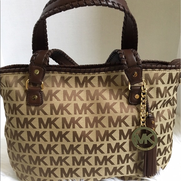 Michael Kors Handbags - Michael Kors Classic Bag