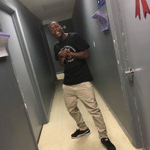 Meet your Posher, Dontay