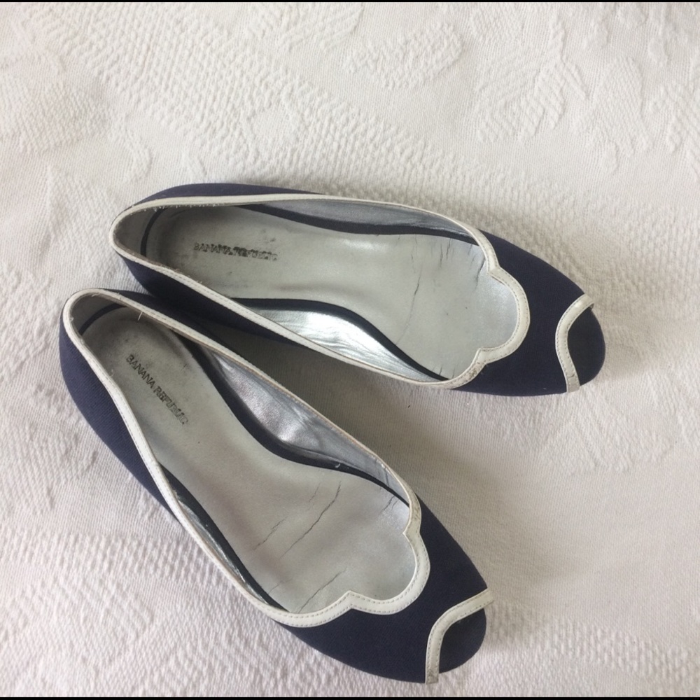Banana republic peep toe shoes (used)