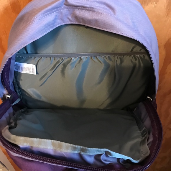 NWT North Face Women's Jester Backpack Purple - Picture 3 of 4