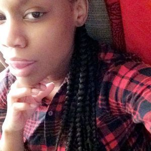 Meet your Posher, Emonee