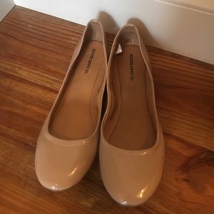 Mossimo nude patent leather ballet flats size 8