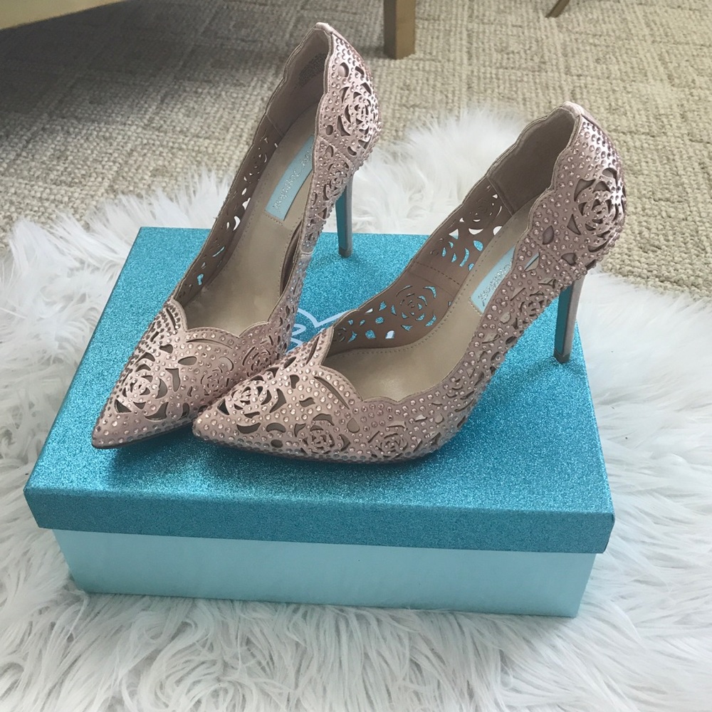 Betsey Johnson Elsa Evening Pumps