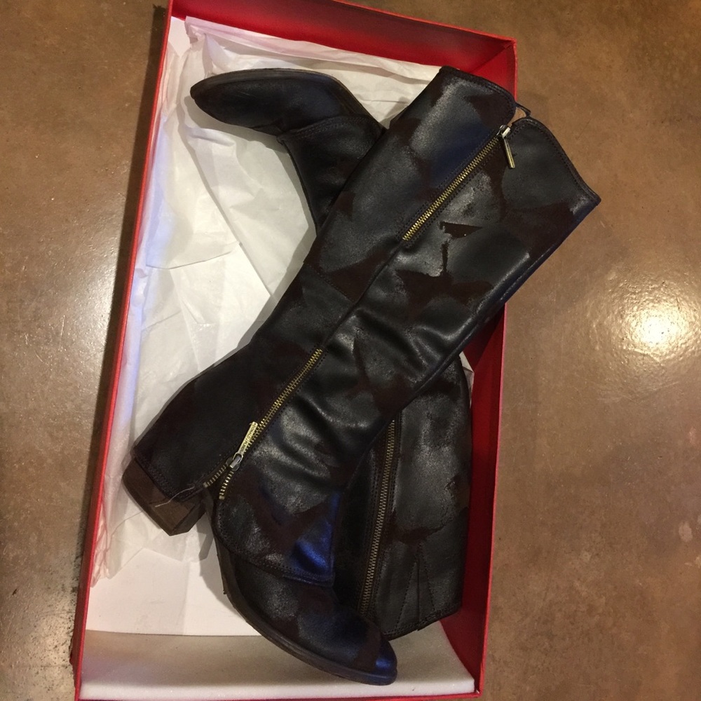 Donald J Pliner boots
