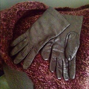 Beautiful 100% leather /100% Cashmere in-lining