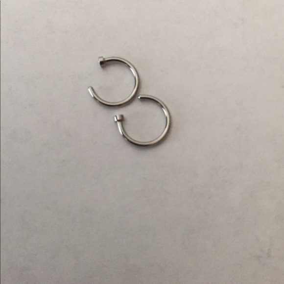 2 fake nose rings! - Picture 3 of 3