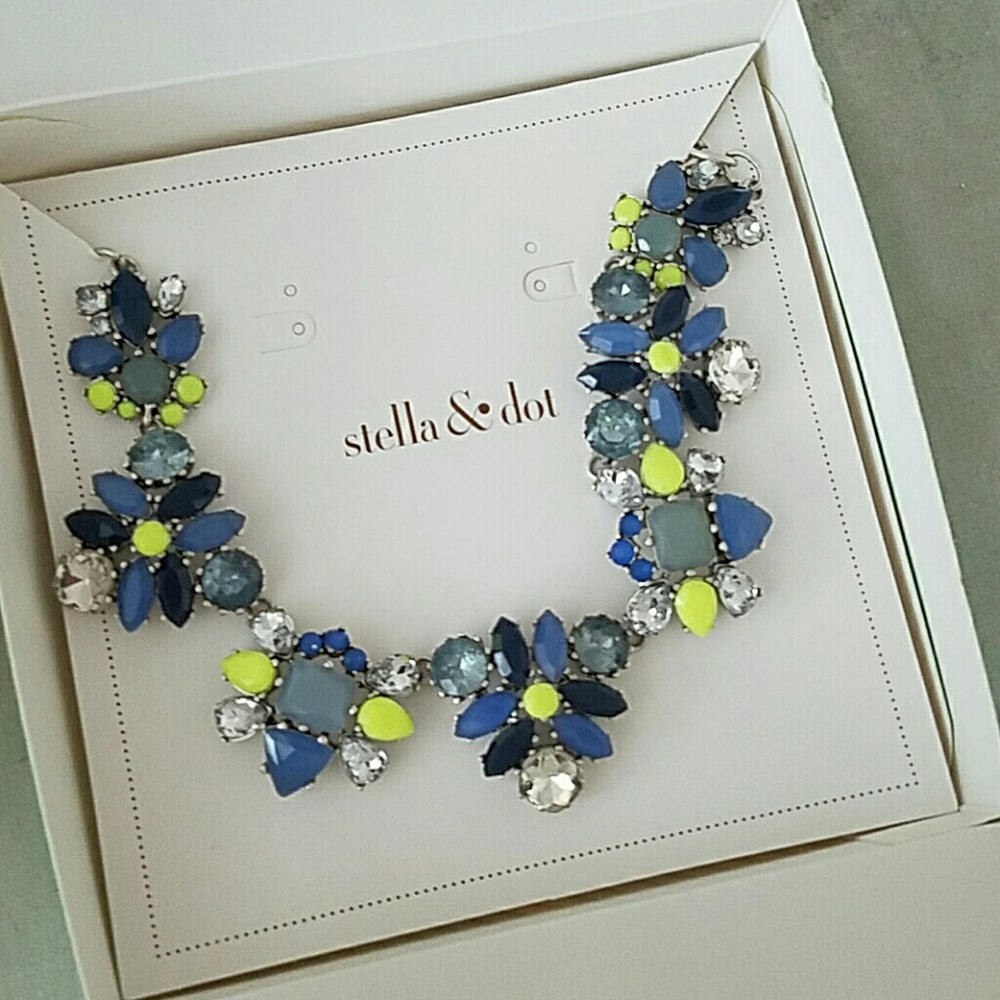 Colorful Flower Necklace