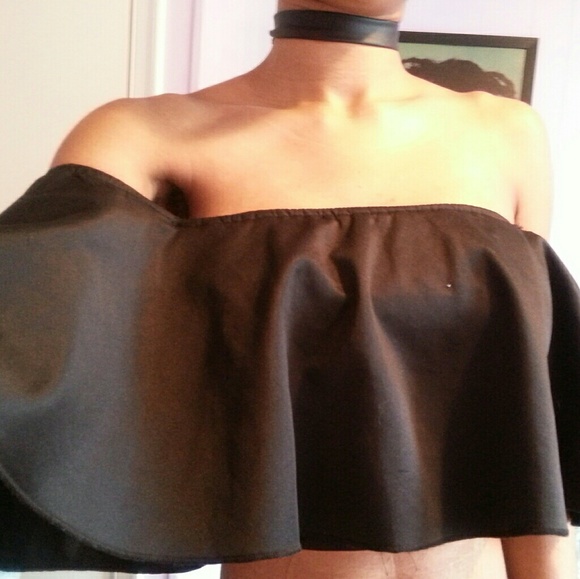 Petty Desires Tops - HOST PICK: Off the Shoulder Circle Crop Top