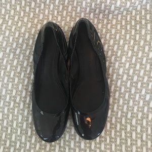 Vera Wang Lavender black patent flats 7M