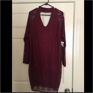 Maroon sheer sleeved dress