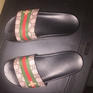Gucci flip flops size 9