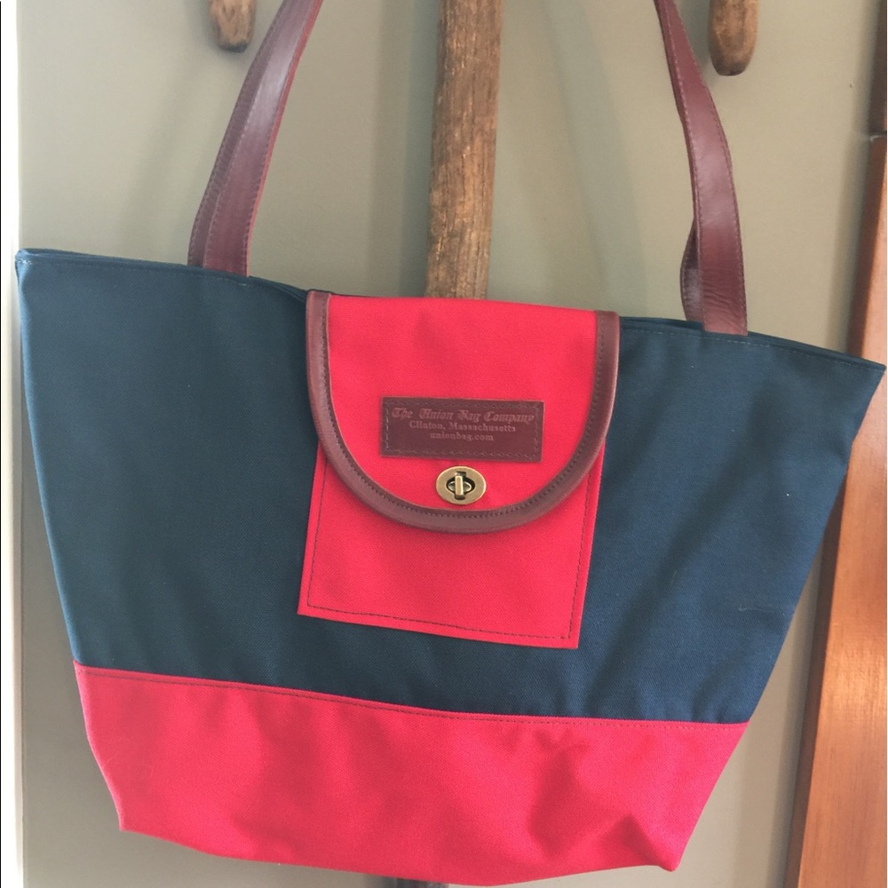 Union Bag Co. Wayfarer Bag in navy blue and red.