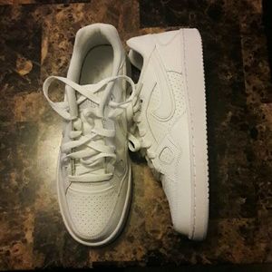 Woman's son of force Size 10