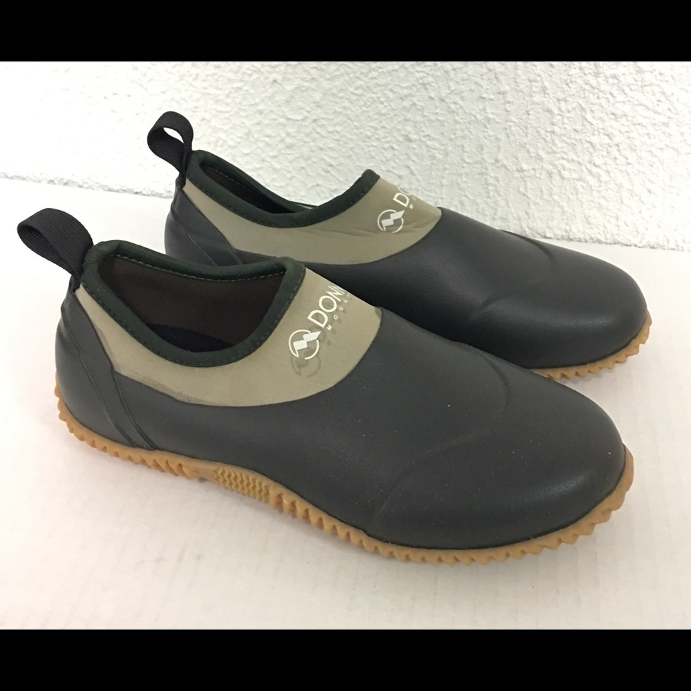 Womens size 6 waterproof Muck Type garden shoe new