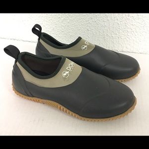 Womens size 6 waterproof Muck Type garden shoe new