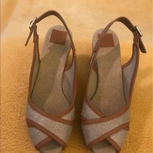 NWOT Tory Burch Wedge Heeled Sandal Size 7