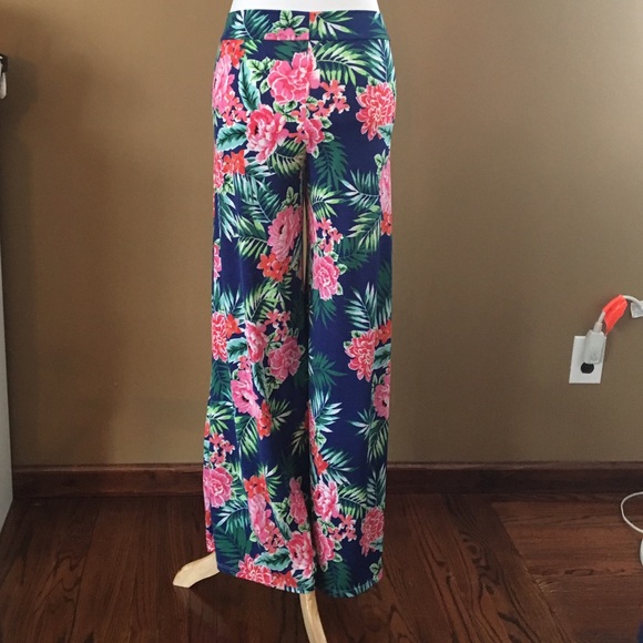 PRICE DROP ❗️ Wide leg floral print slinky pants - Picture 3 of 4
