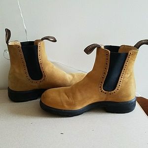 Womens blundstones