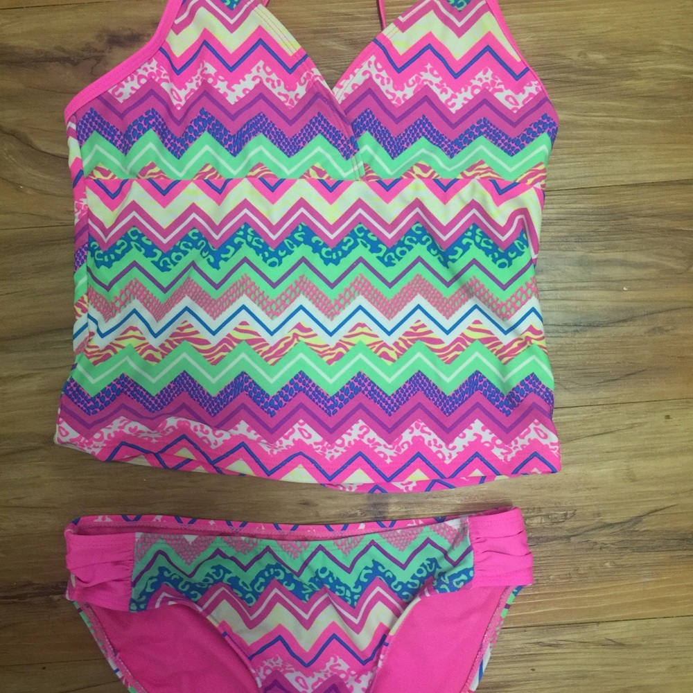 Chevron Tankini - Picture 2 of 3