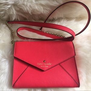 EUC cedar street Monday crossbody in geranium