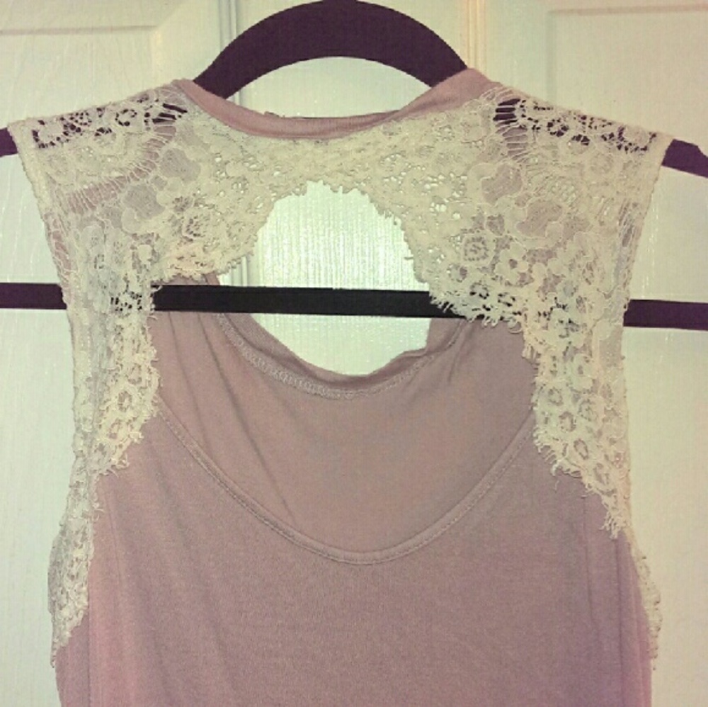 SOLD on merc! Chloe K Xs lace trim tank