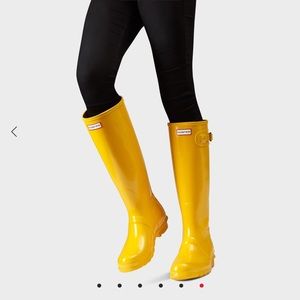 Hunter yellow rain boots size 8