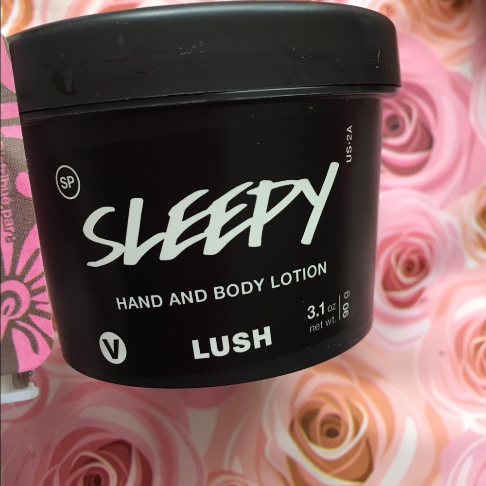 Lush Sleepy 3.1 oz lavender twilight scent 🦋SALE