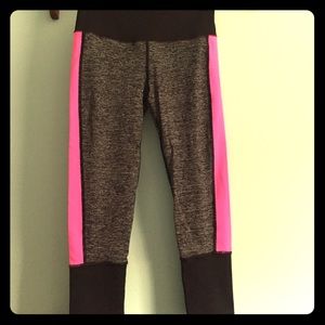 Victoria's Secret sport Capri Leggings