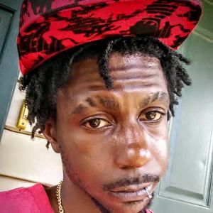 Meet your Posher, Devin